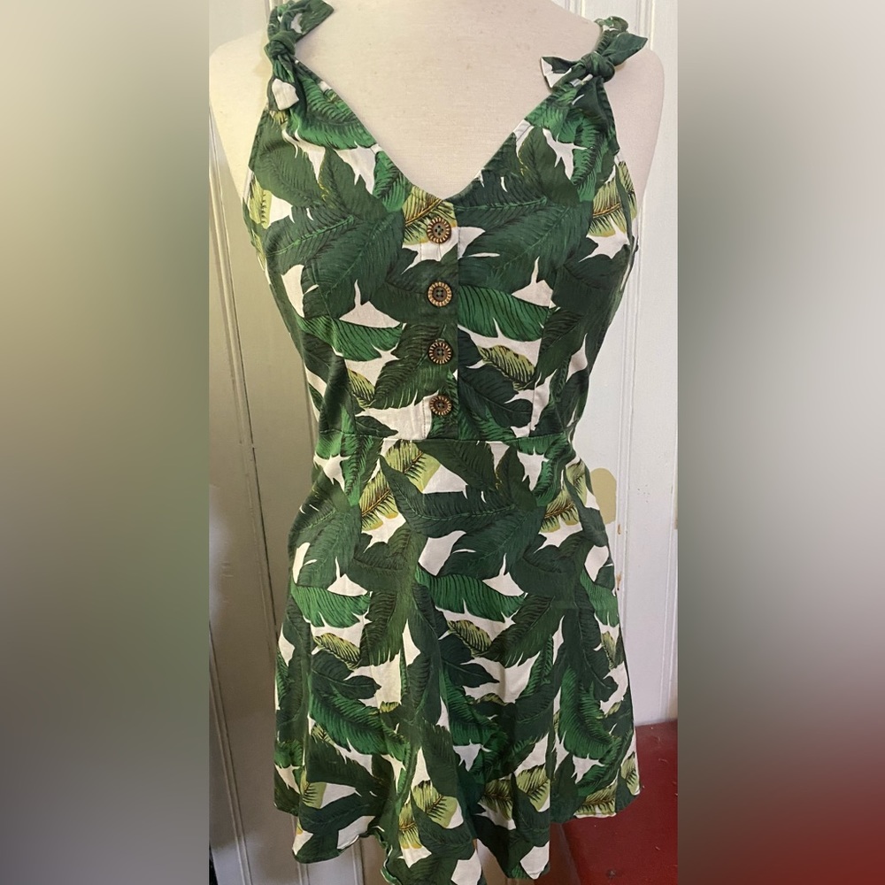 tropical floral dress ‼️
